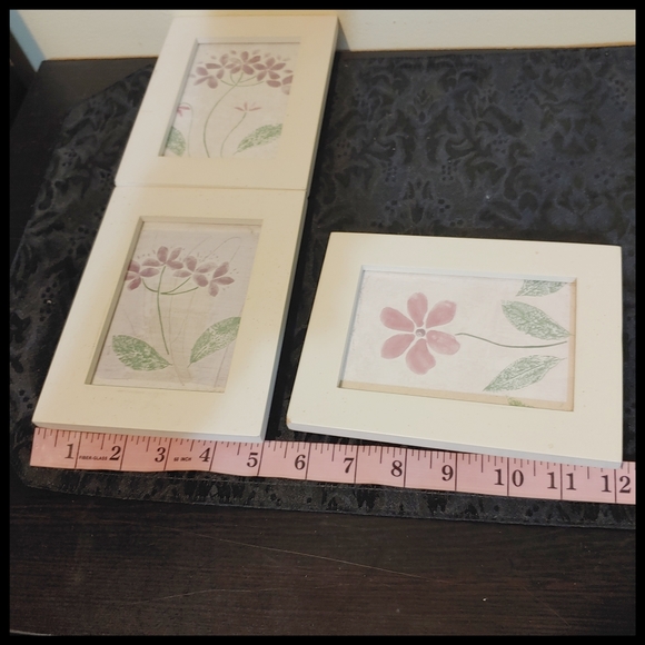 Set of 3 Matching Floral Prints in Table Top Frames - Picture 3 of 4